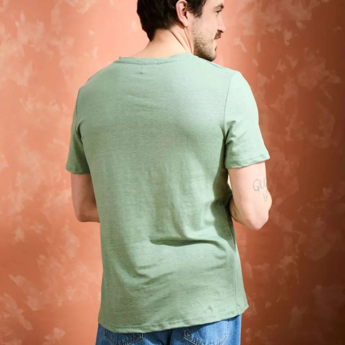 T-shirt en lin homme Col V Vert - Image 5